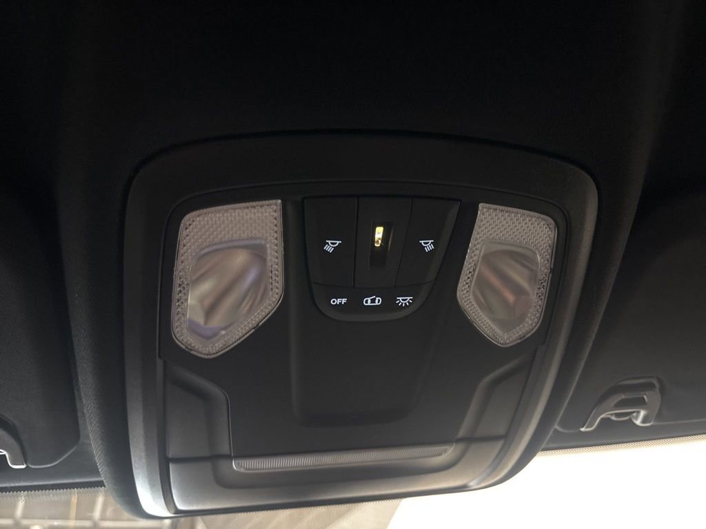 Used 2022 RAM 2500 Tradesman w/ Chrome Appearance Group image 25