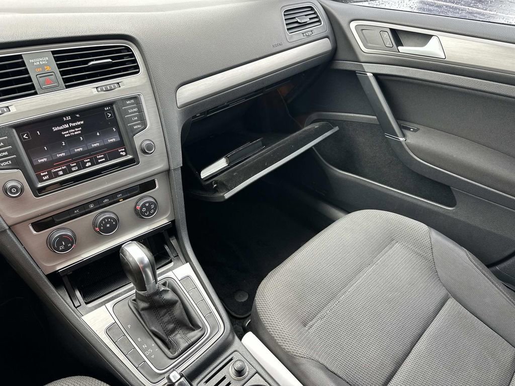 Used 2016 Volkswagen Golf S FWD image 32