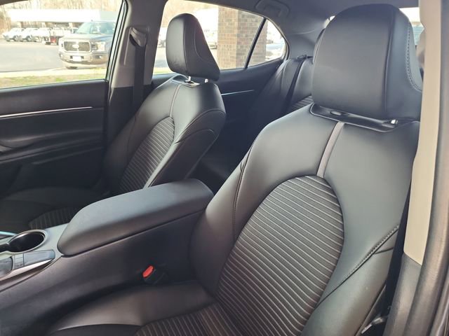 Used 2024 Toyota Camry SE w/ Convenience Package image 21