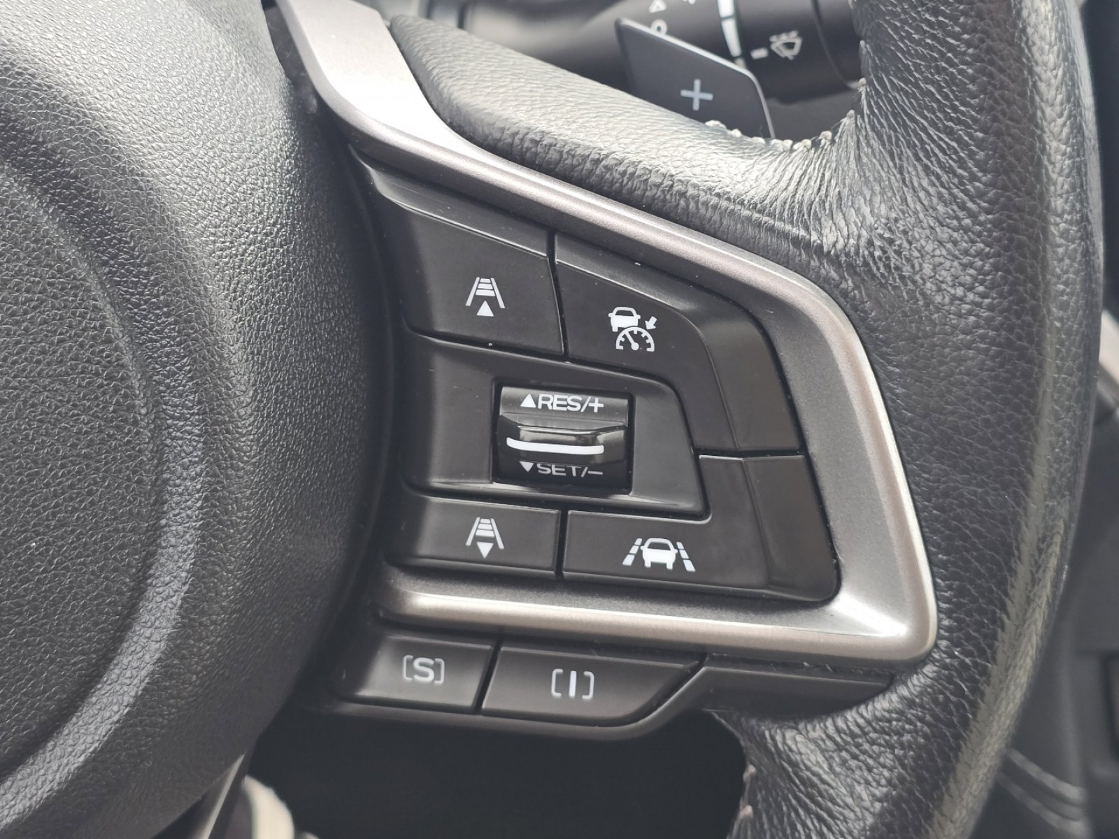 Used 2021 Subaru Impreza 2.0i Limited w/ Popular Package #1 image 31