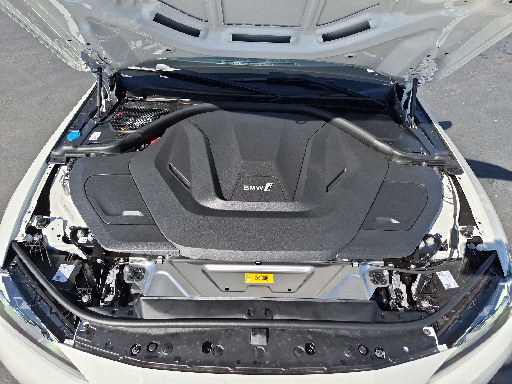 New 2026 BMW i4 eDrive40 w/ Driving Assistance Package RWD image 34