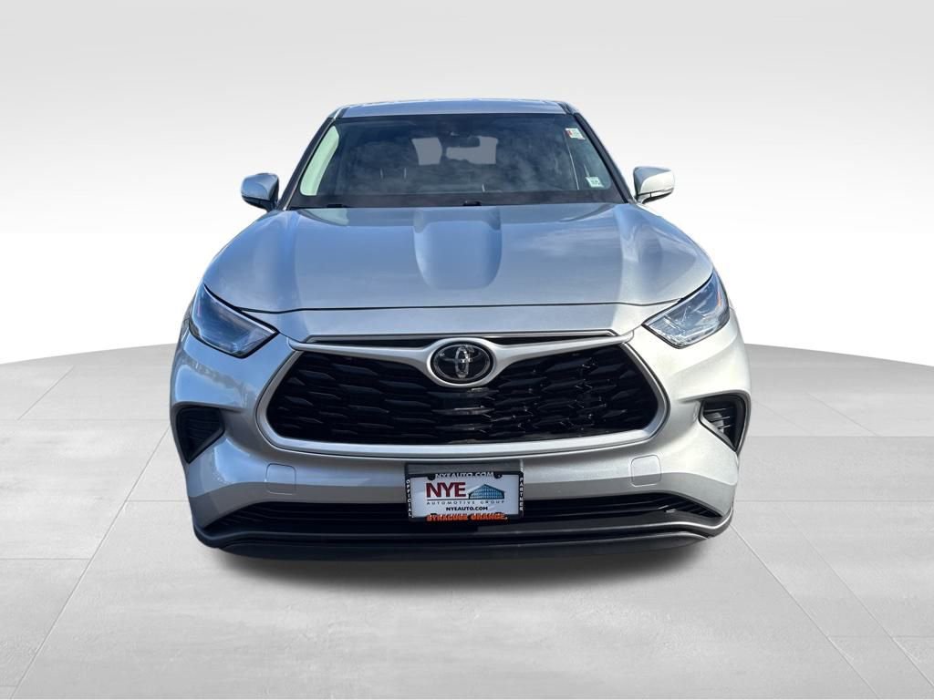 Used 2022 Toyota Highlander L image 8