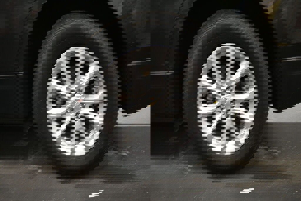 Used 2021 Chevrolet Equinox LT image 32