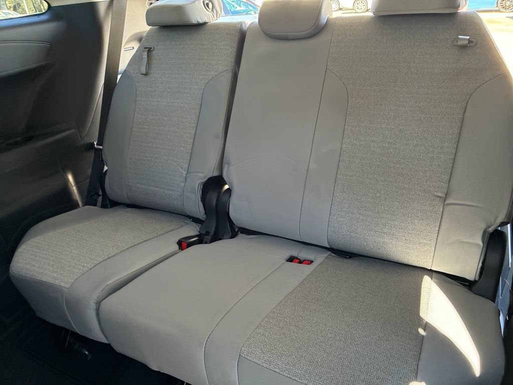 New 2026 Toyota Sienna LE image 17