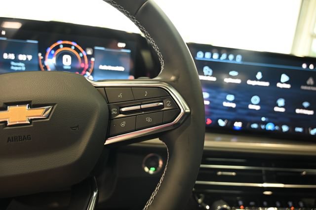 New 2027 Chevrolet Traverse LT w/ Sun and Wheel Package FWD image 24