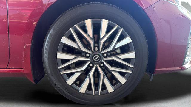 Used 2023 Nissan Altima 2.5 SV w/ SV Premium Package image 23