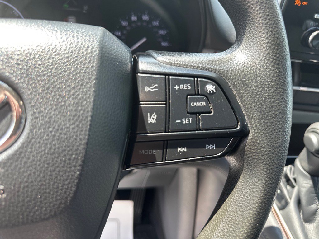 Used 2022 Toyota Sienna LE image 35