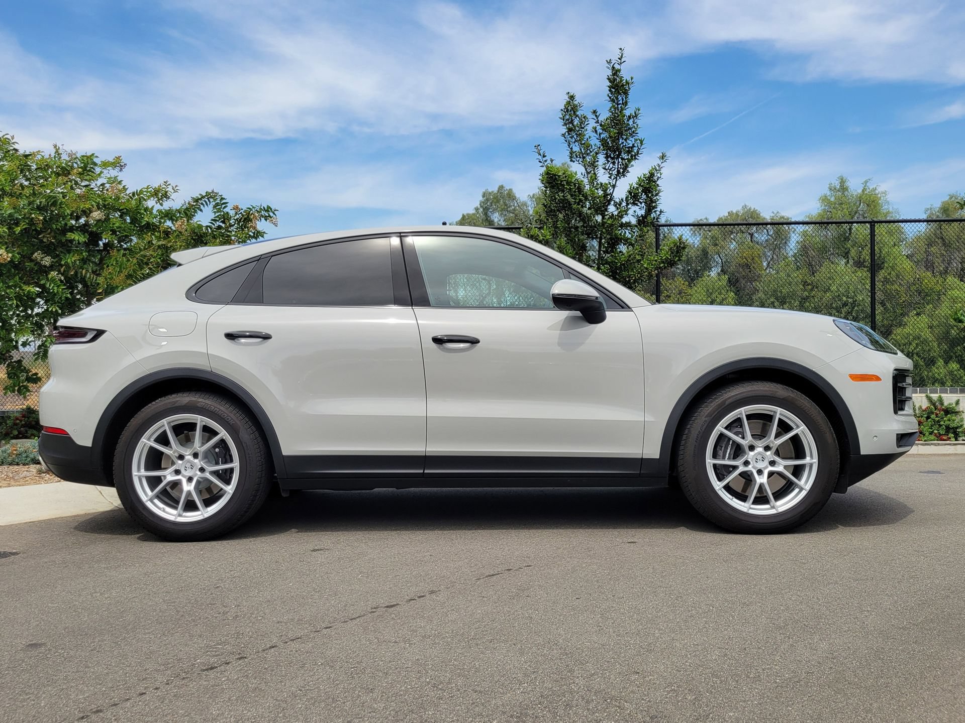 Used 2025 Porsche Cayenne Coupe AWD/4WD image 8