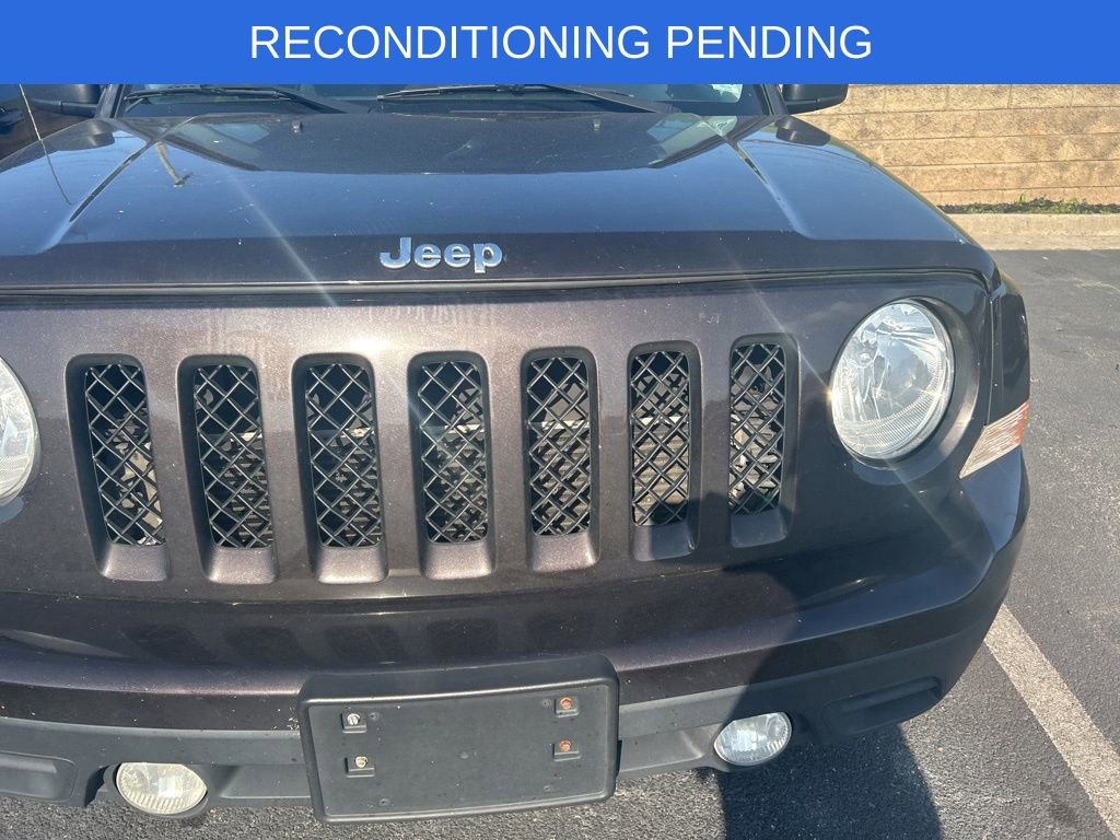Used 2014 Jeep Patriot Latitude AWD/4WD image 4