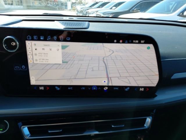 Used 2025 Chevrolet Traverse LT w/ Enhanced Driving Package image 18