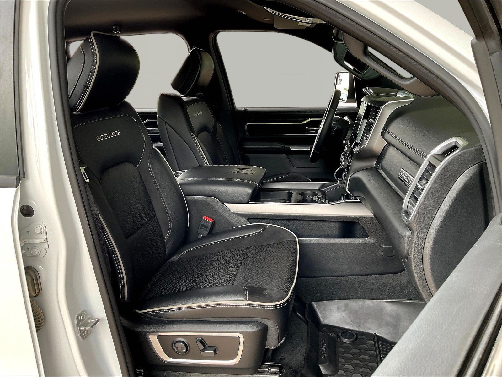 Used 2023 RAM 1500 Laramie AWD/4WD image 30