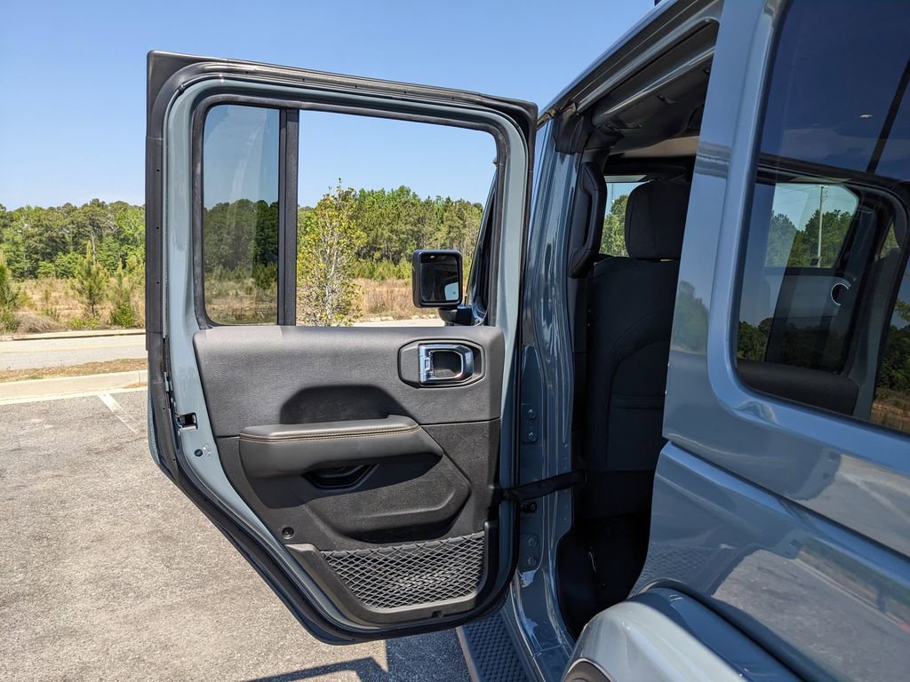 Certified 2025 Jeep Wrangler Unlimited Sahara AWD/4WD image 55