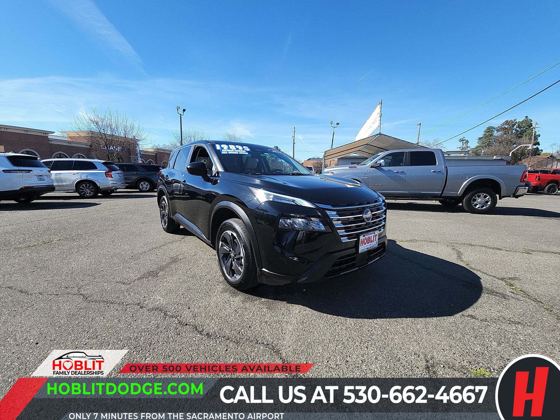 Used 2024 Nissan Rogue SV image 1