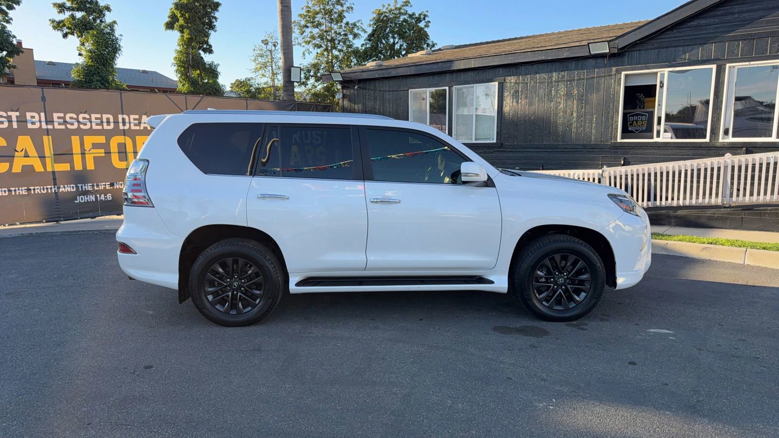 Used 2020 Lexus GX 460 Premium w/ Premium Package AWD/4WD image 8