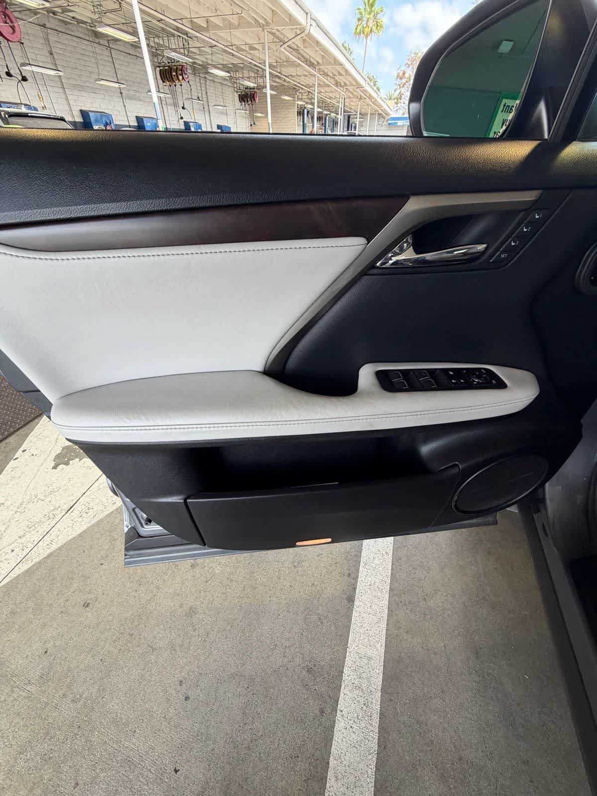 Used 2020 Lexus RX 450h AWD w/ Premium Package image 17