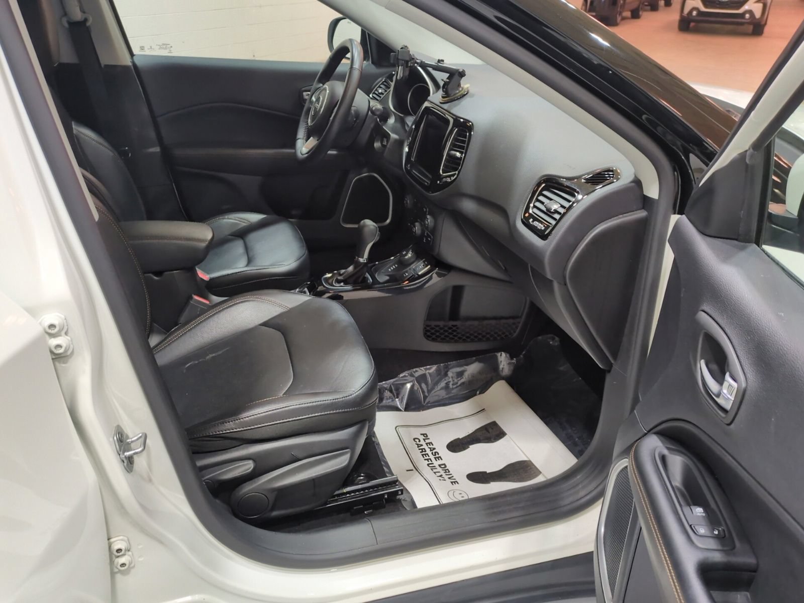 Used 2019 Jeep Compass Limited AWD/4WD image 10