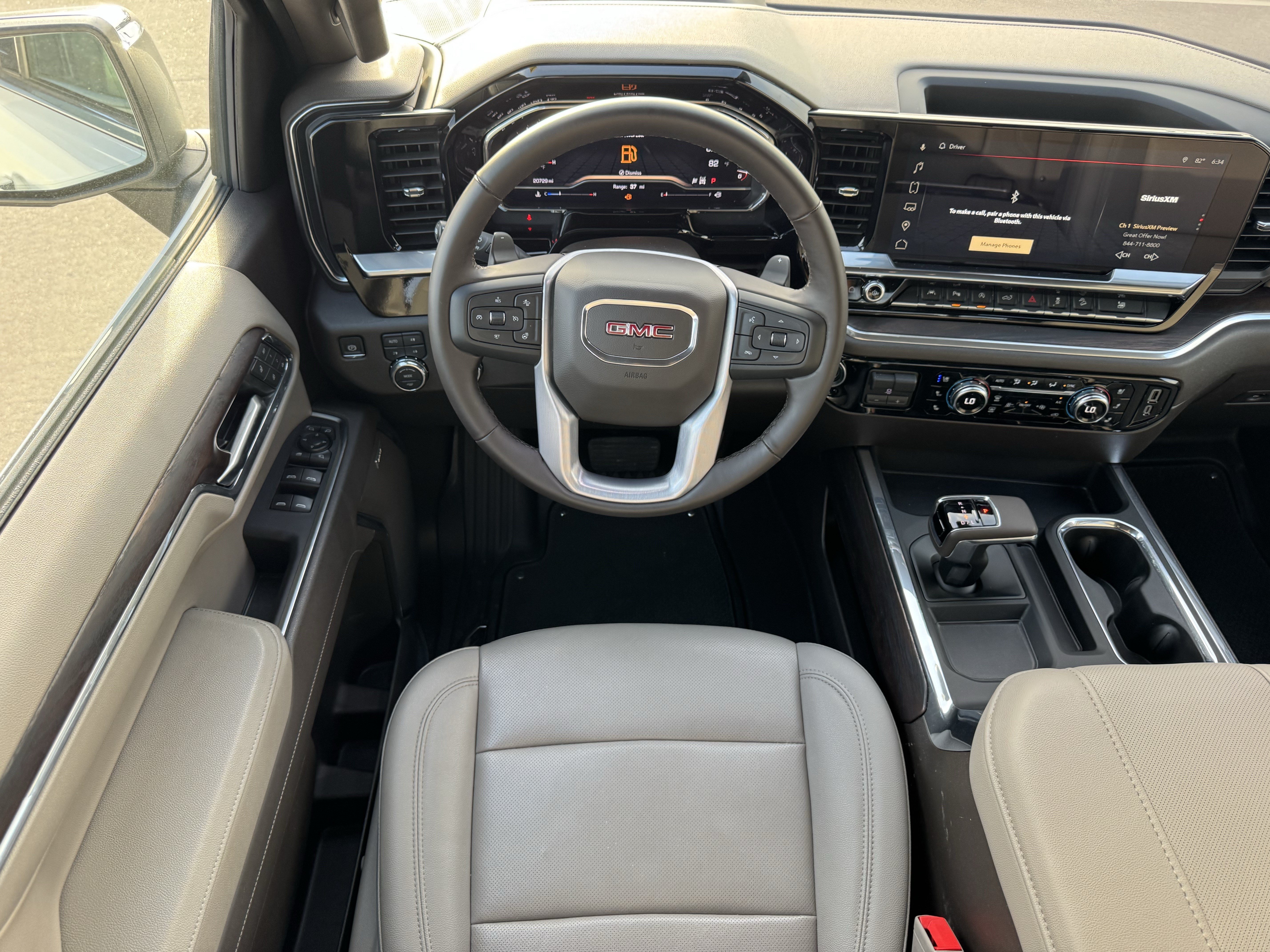 Used 2025 GMC Sierra 1500 SLT w/ SLT Premium Plus Package AWD/4WD image 11