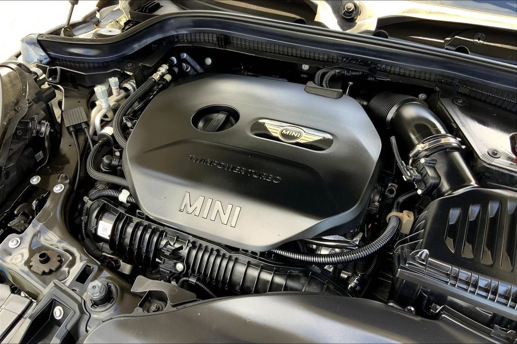 Used 2019 MINI Cooper S w/ Signature Upholstery Package image 32