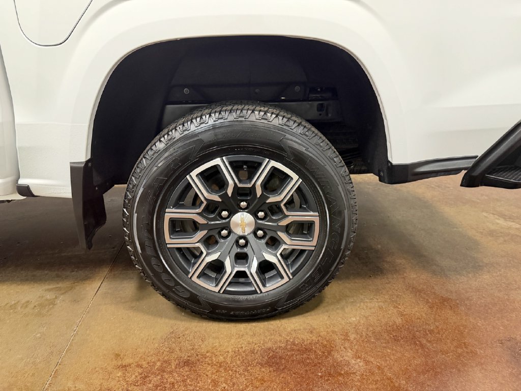 Used 2023 Chevrolet Colorado LT w/ LT Convenience Package III AWD/4WD image 88