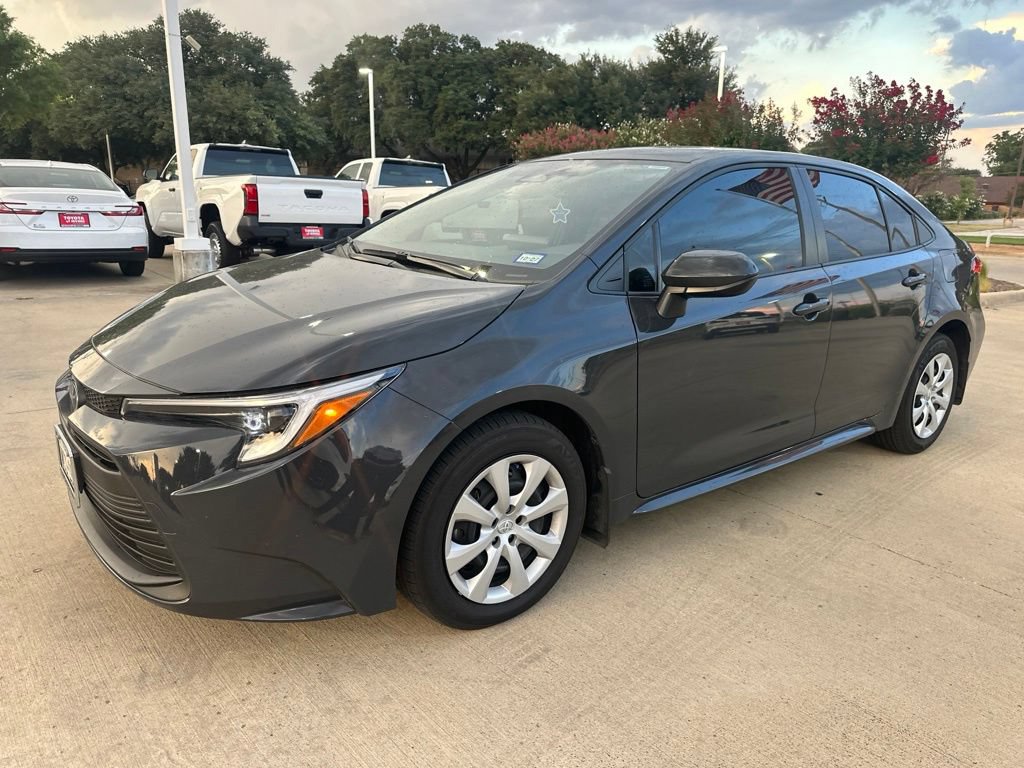 Used 2026 Toyota Corolla LE FWD video 1