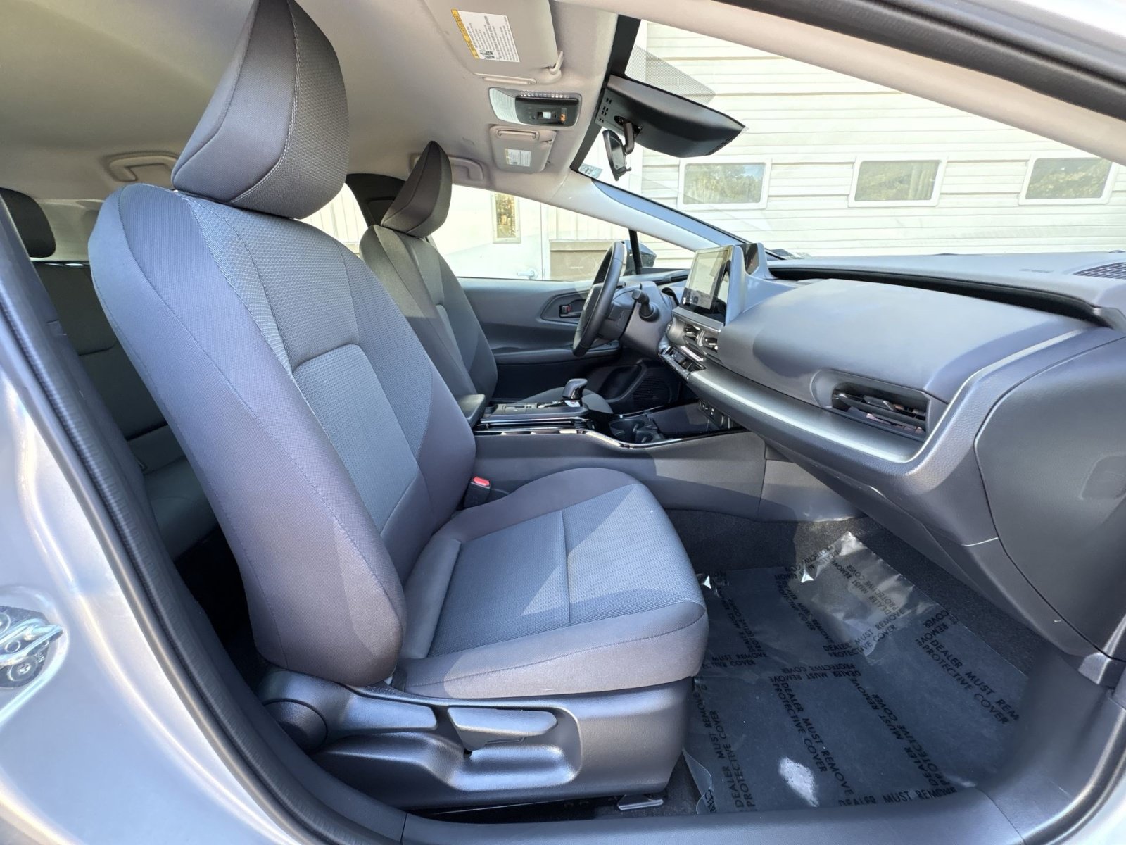 Used 2024 Toyota Prius LE AWD/4WD image 23