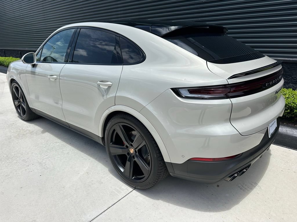 Certified 2026 Porsche Cayenne S AWD/4WD image 3