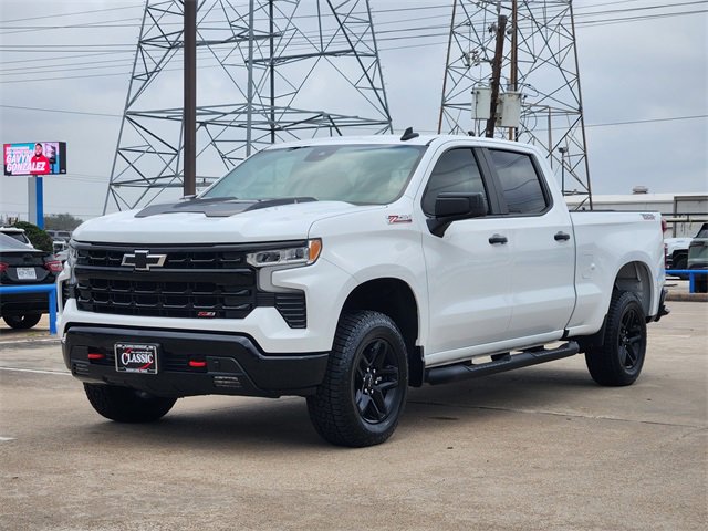 Used 2023 Chevrolet Silverado 1500 LT Trail Boss w/ Convenience Package II image 3