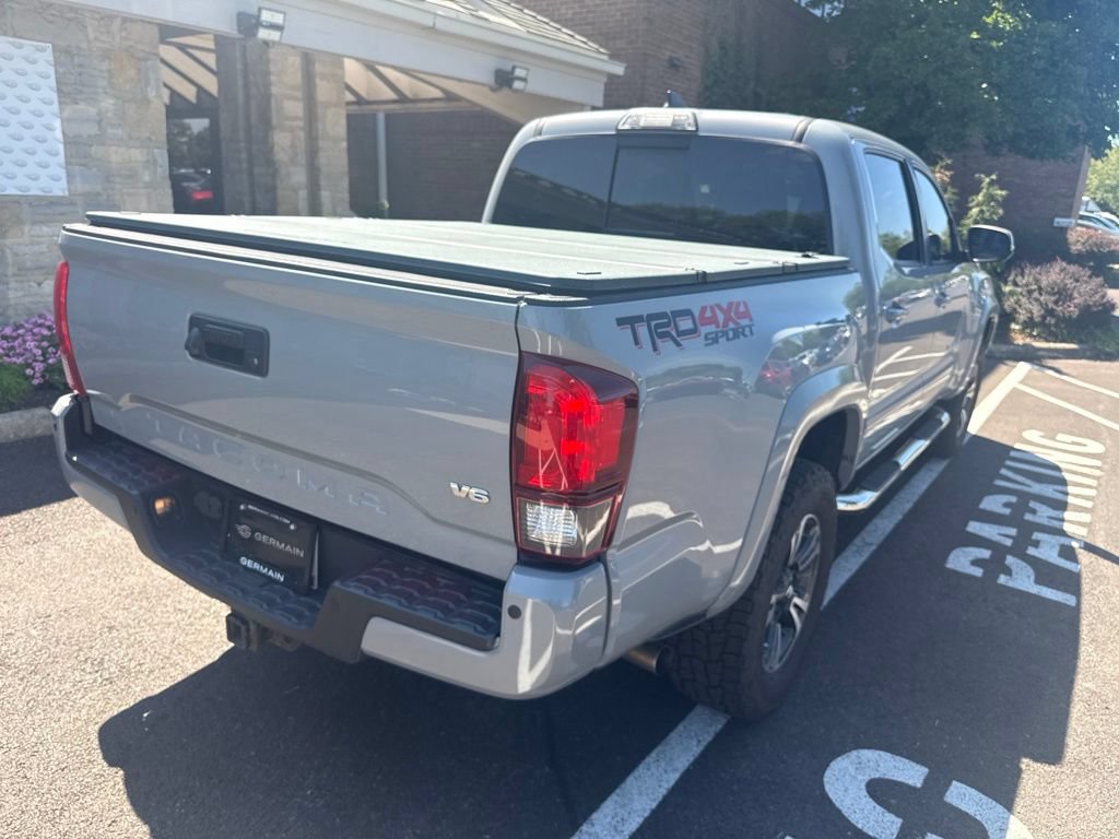 Used 2018 Toyota Tacoma TRD Sport w/ Technology Package AWD/4WD image 8