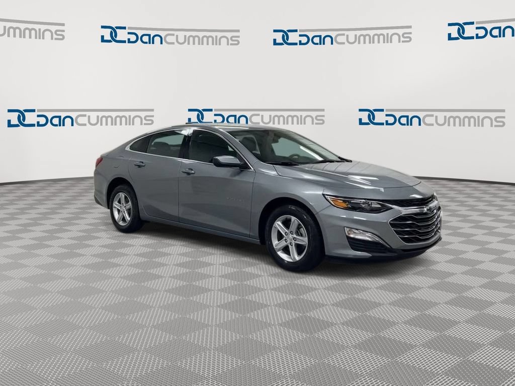 Used 2025 Chevrolet Malibu LS FWD image 2
