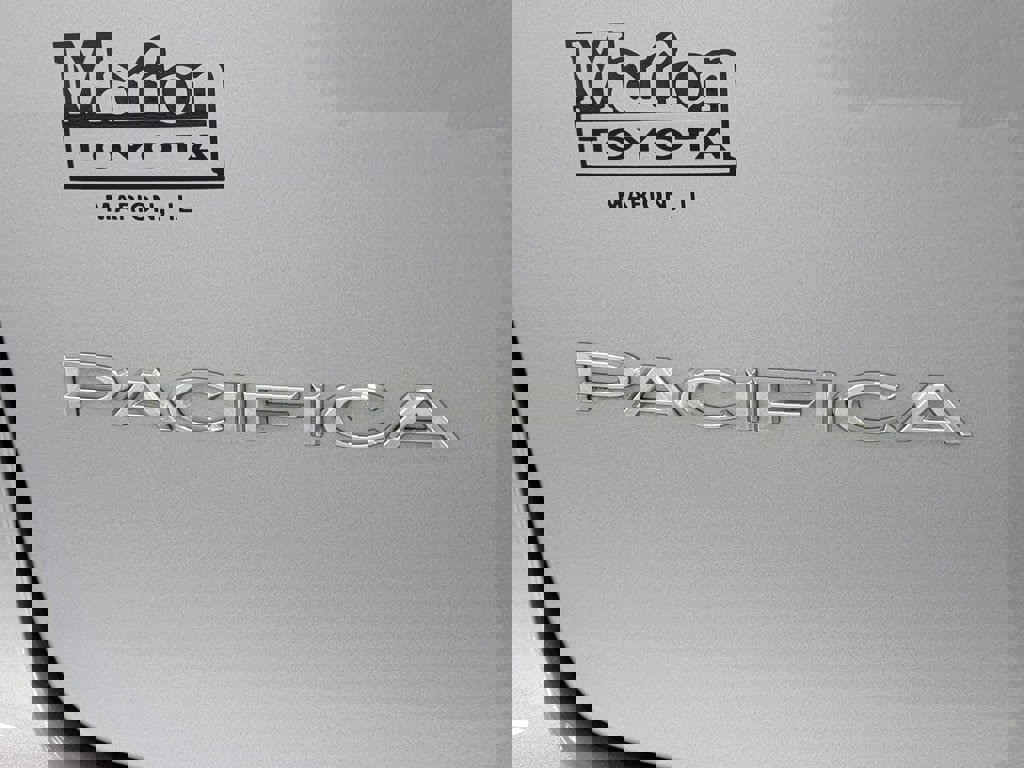 Used 2021 Chrysler Pacifica Touring-L image 10