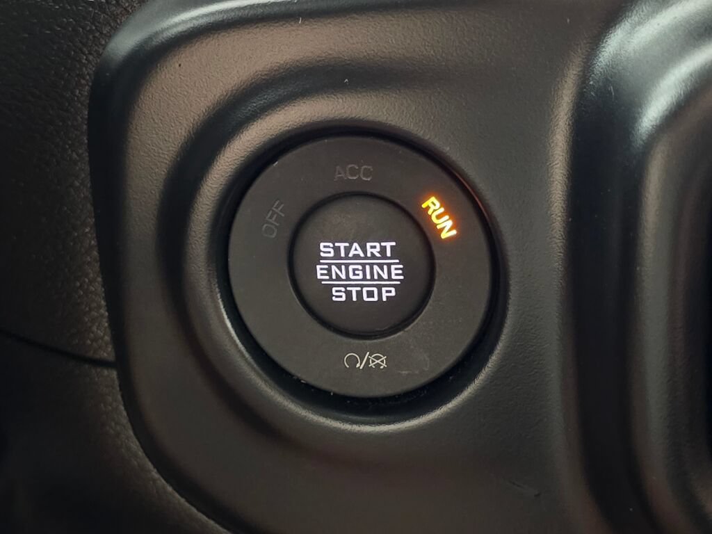 Used 2023 Jeep Wrangler Unlimited Sahara AWD/4WD image 30