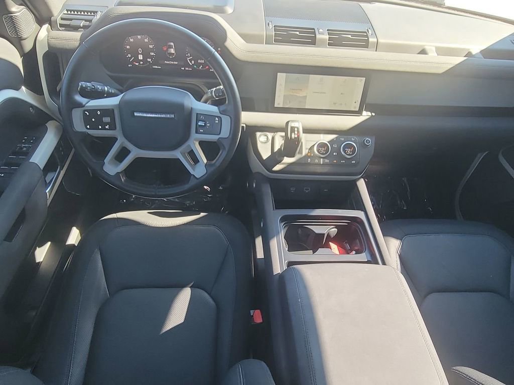 Used 2023 Land Rover Defender 110 X-Dynamic SE image 17