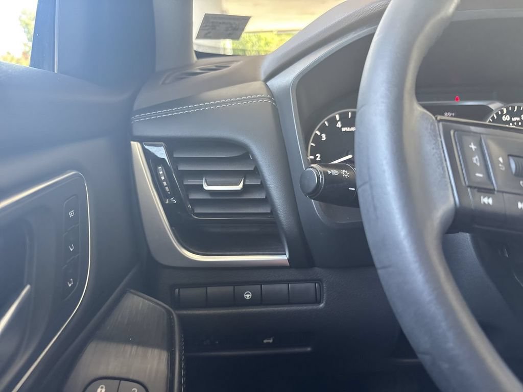 Used 2021 Nissan Rogue SL w/ Premium Package FWD image 18