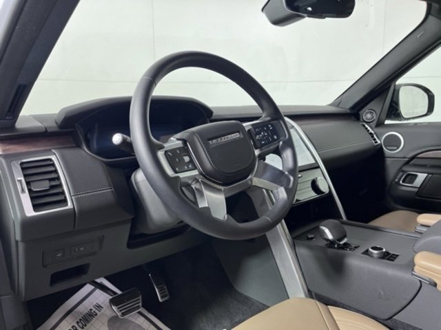 New 2025 Land Rover Discovery Dynamic SE image 20