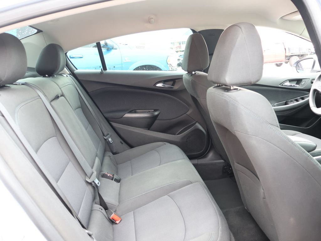 Used 2018 Chevrolet Cruze LT FWD image 11