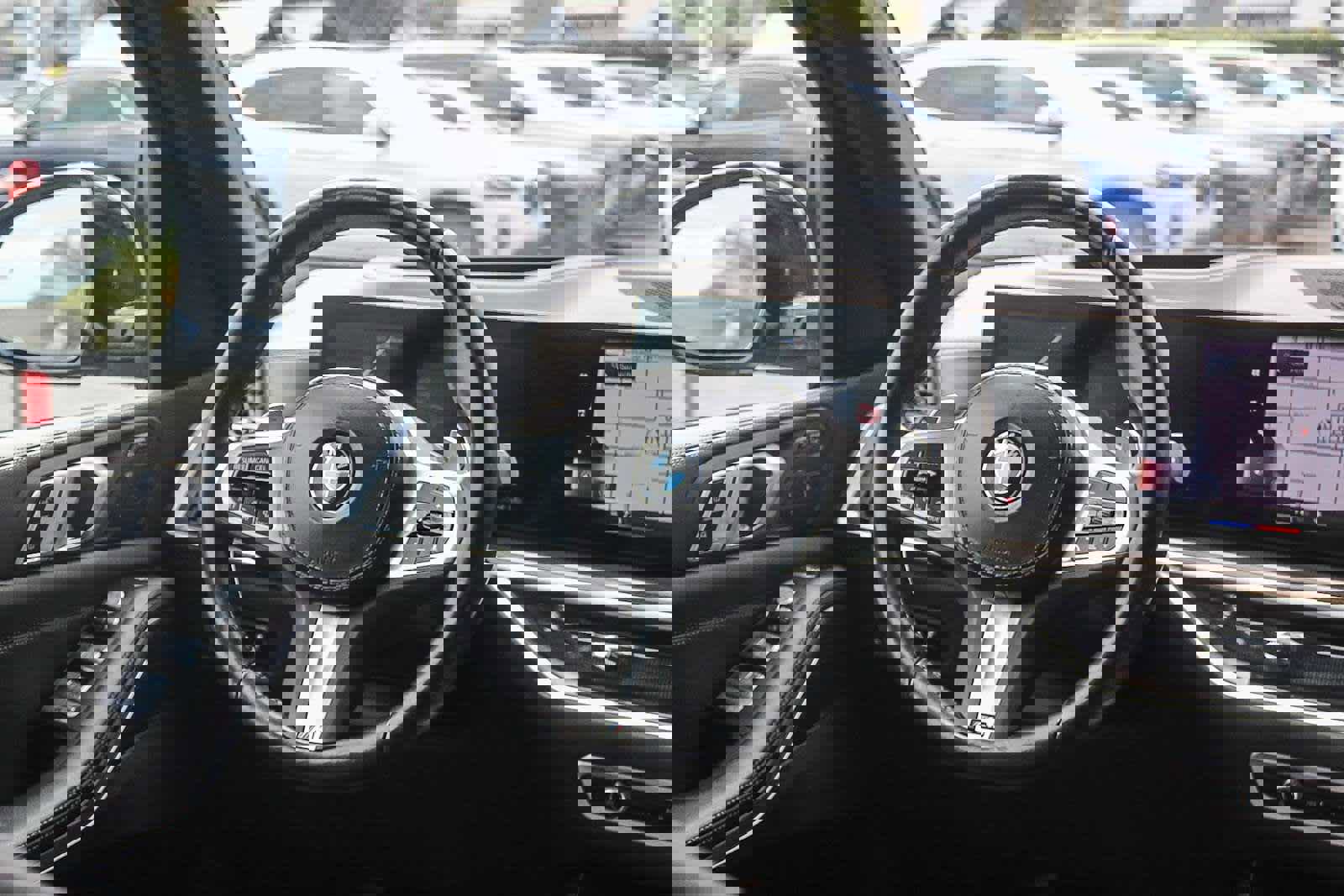 Used 2023 BMW X7 xDrive40i w/ M Sport Package image 15