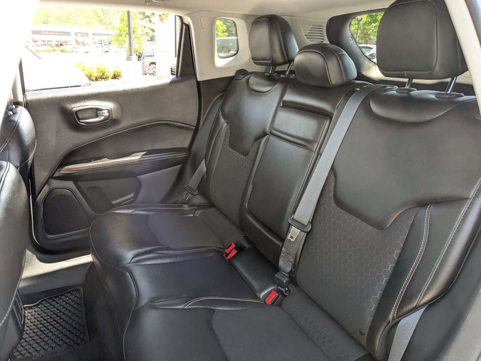 Used 2018 Jeep Compass Latitude w/ Popular Equipment Group AWD/4WD image 19