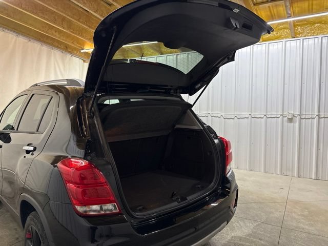 Used 2019 Chevrolet Trax LT w/ Sun & Sound Package AWD/4WD image 10