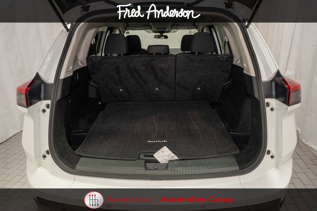 Used 2024 Nissan Rogue S AWD/4WD image 5