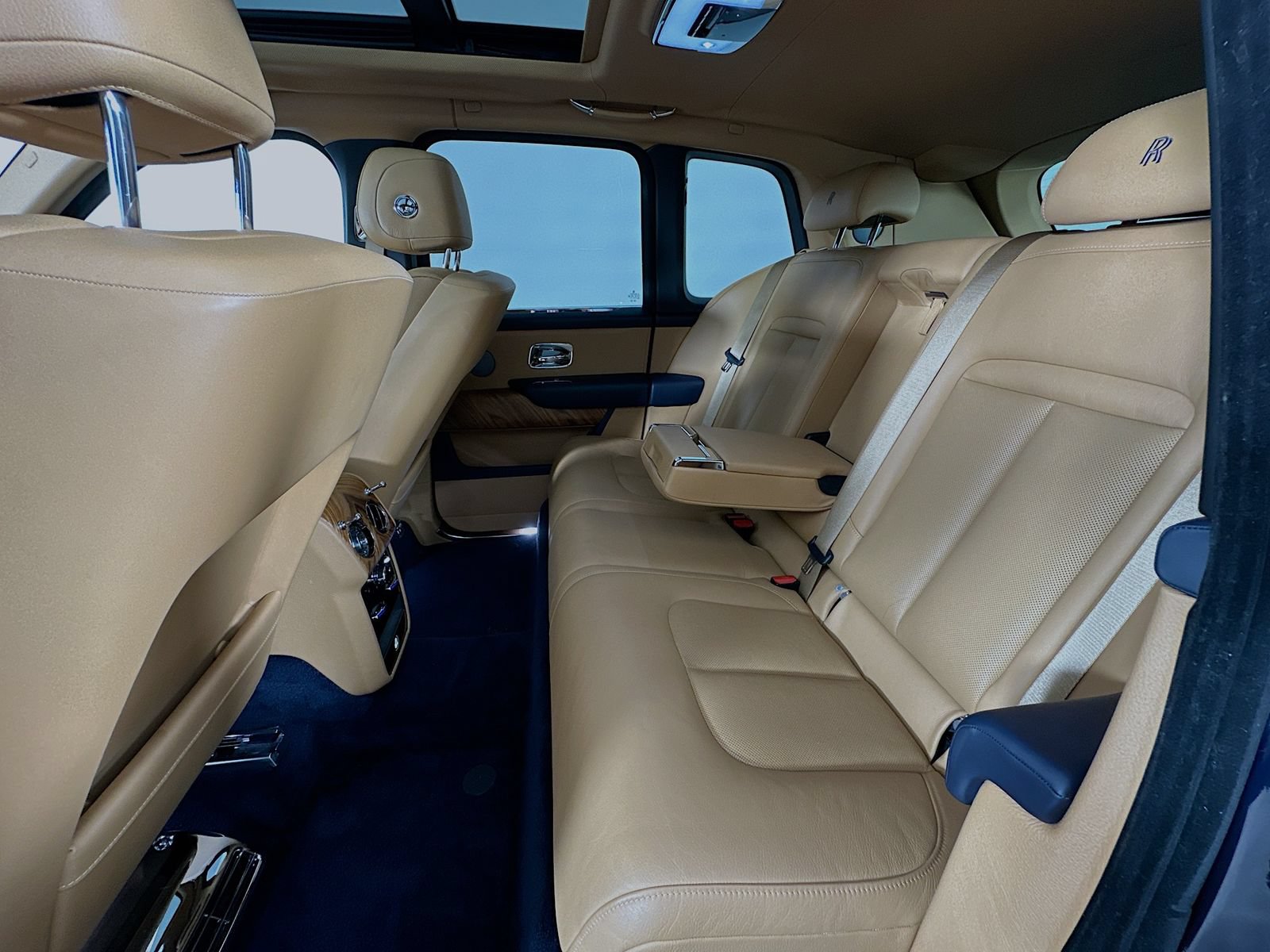 Used 2019 Rolls-Royce Cullinan AWD/4WD image 40
