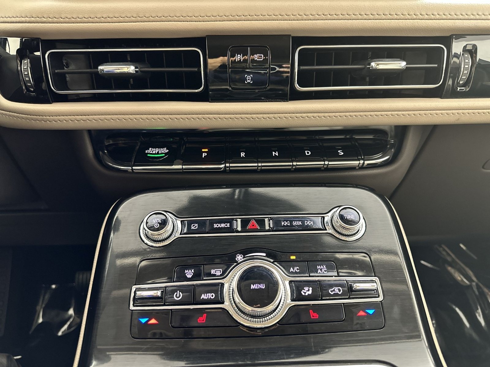 Used 2023 Lincoln Nautilus AWD w/ Premium Package image 23