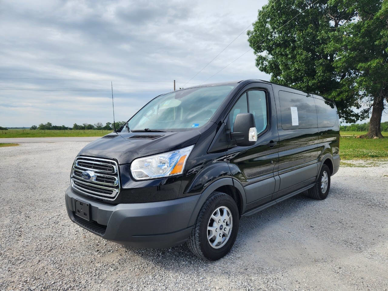 Used 2016 Ford Transit 150 XLT RWD image 1
