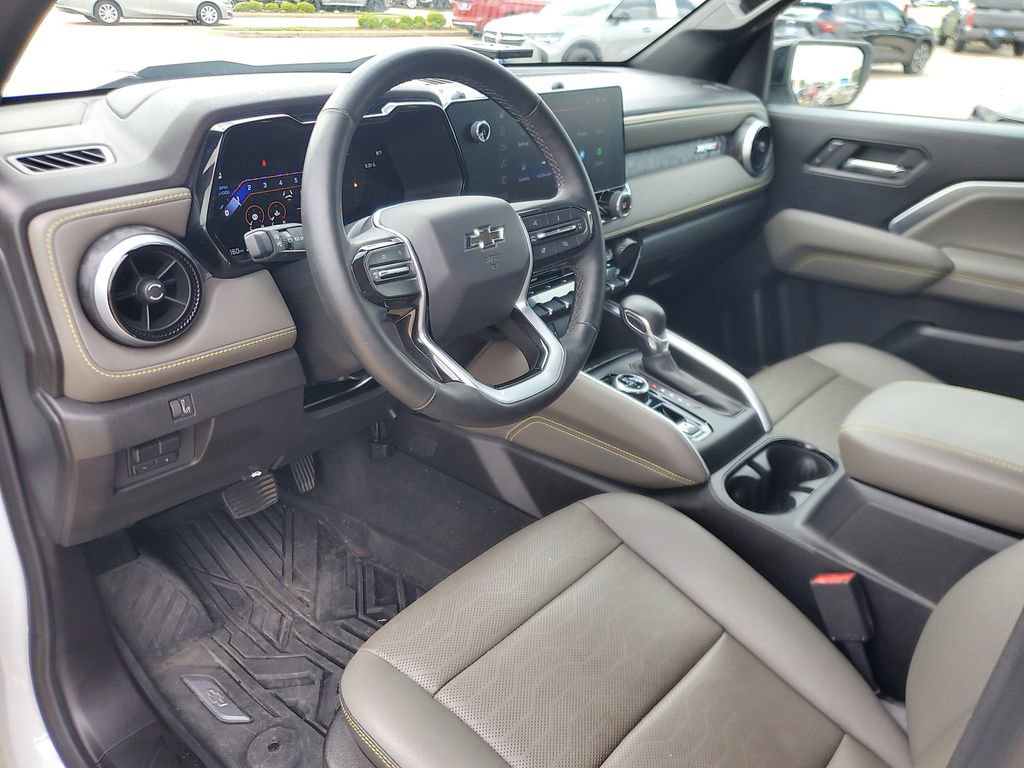 Used 2024 Chevrolet Colorado ZR2 w/ ZR2 Convenience Package III image 17