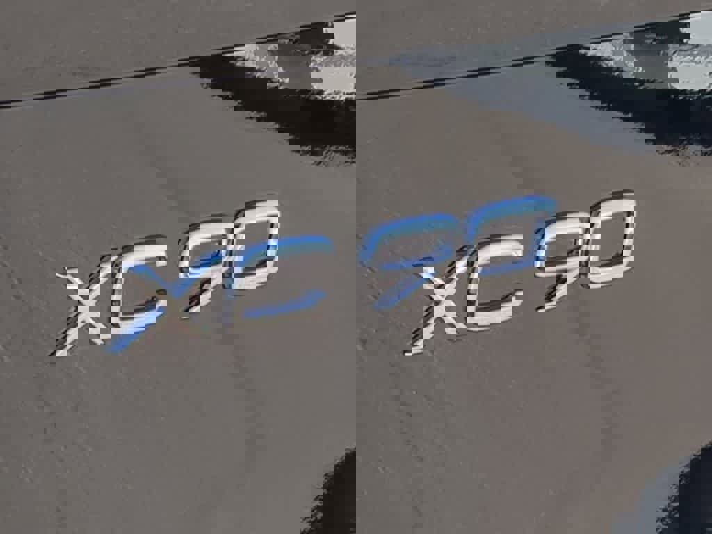 Certified 2026 Volvo XC90 B6 Plus w/ Protection Package Premier image 12