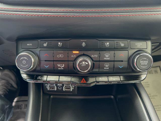 Used 2024 Dodge Durango GT image 22