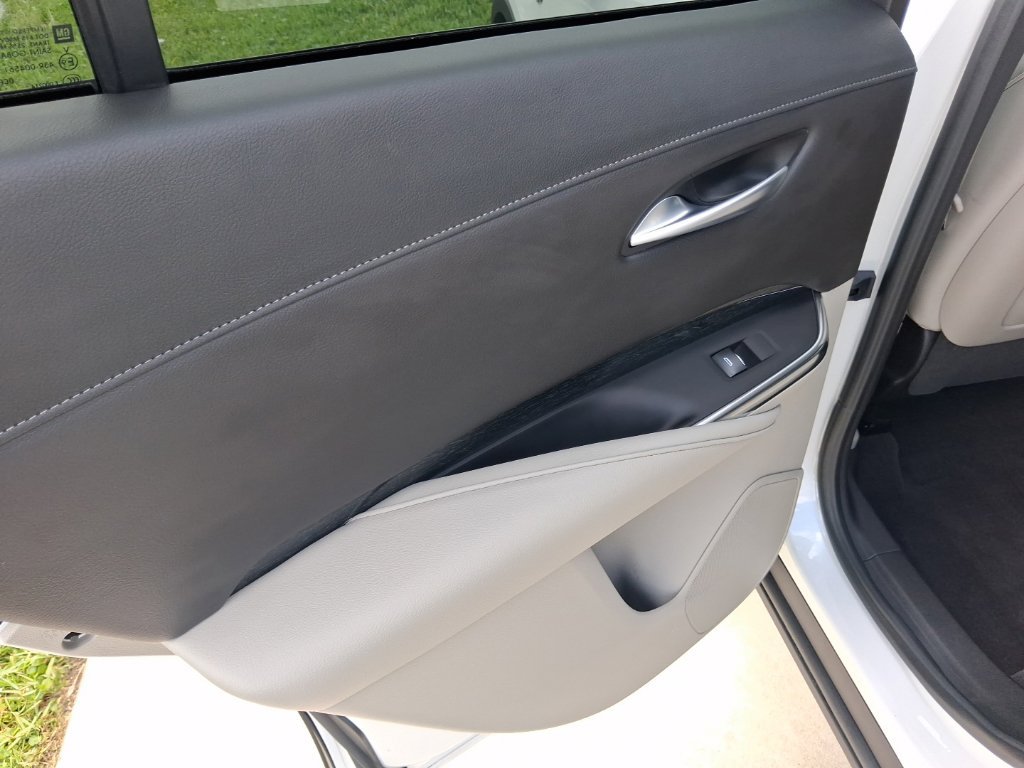 Used 2023 Cadillac XT4 Premium Luxury FWD image 10