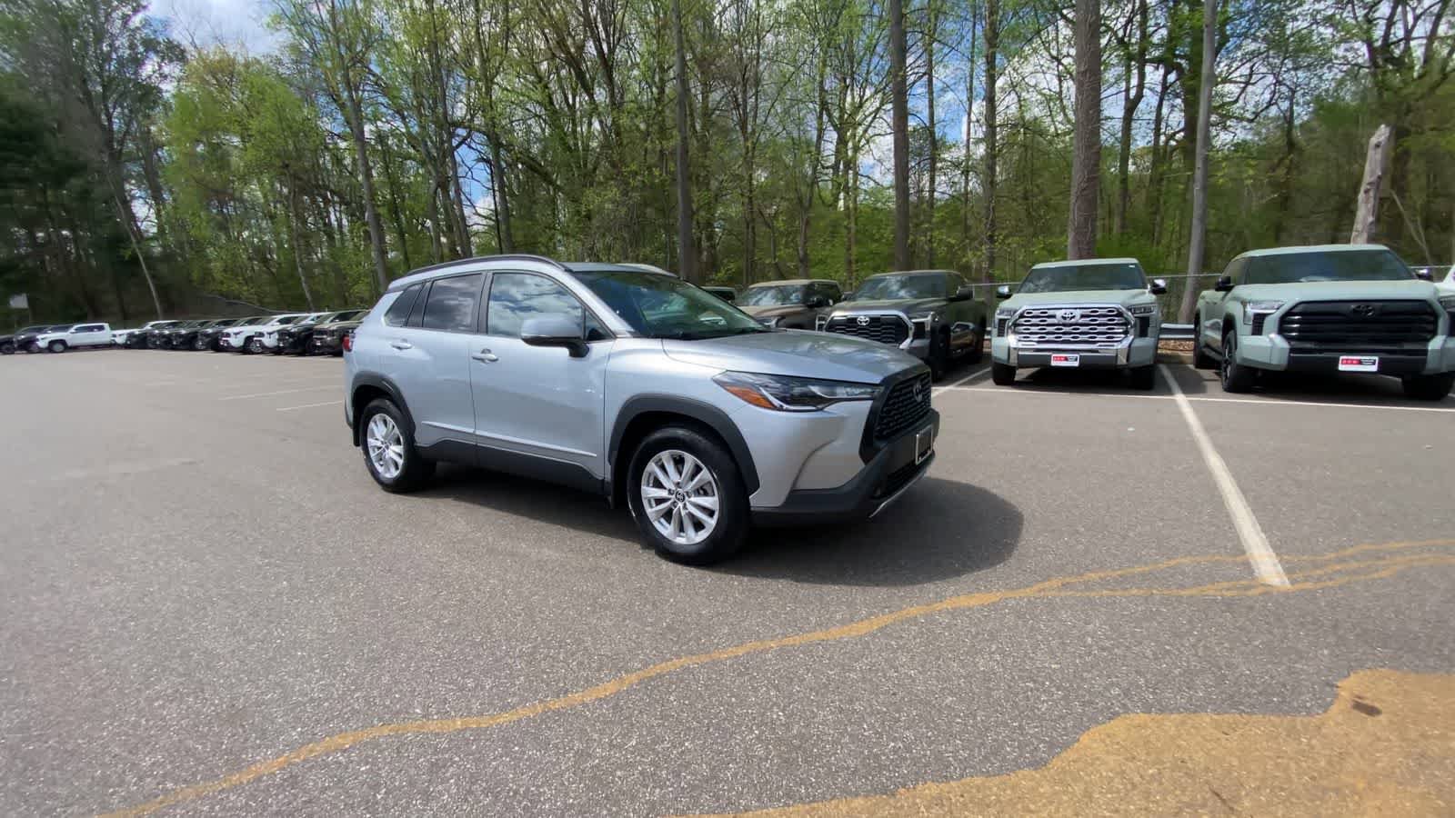 Certified 2023 Toyota Corolla Cross LE w/ Moonroof Package AWD/4WD video 2