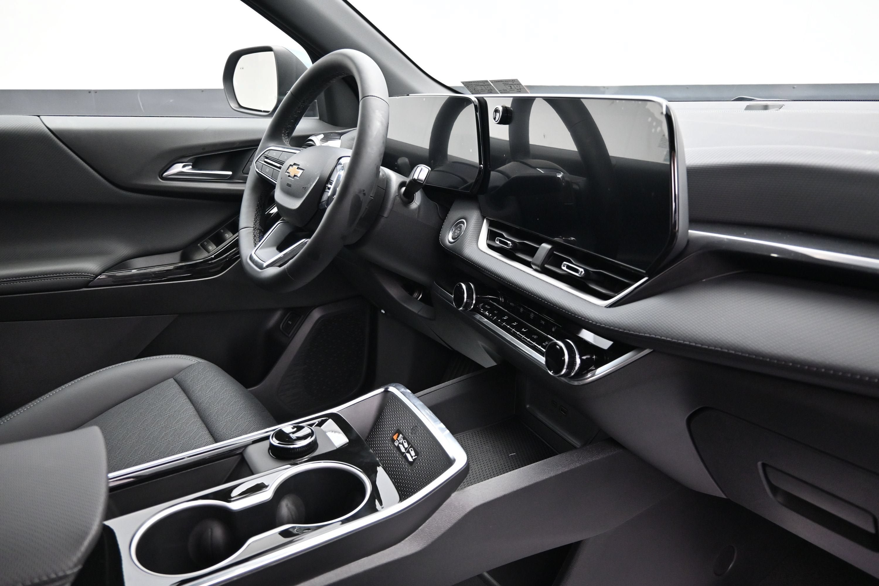 New 2027 Chevrolet Equinox LT w/ Convenience Package II FWD image 34