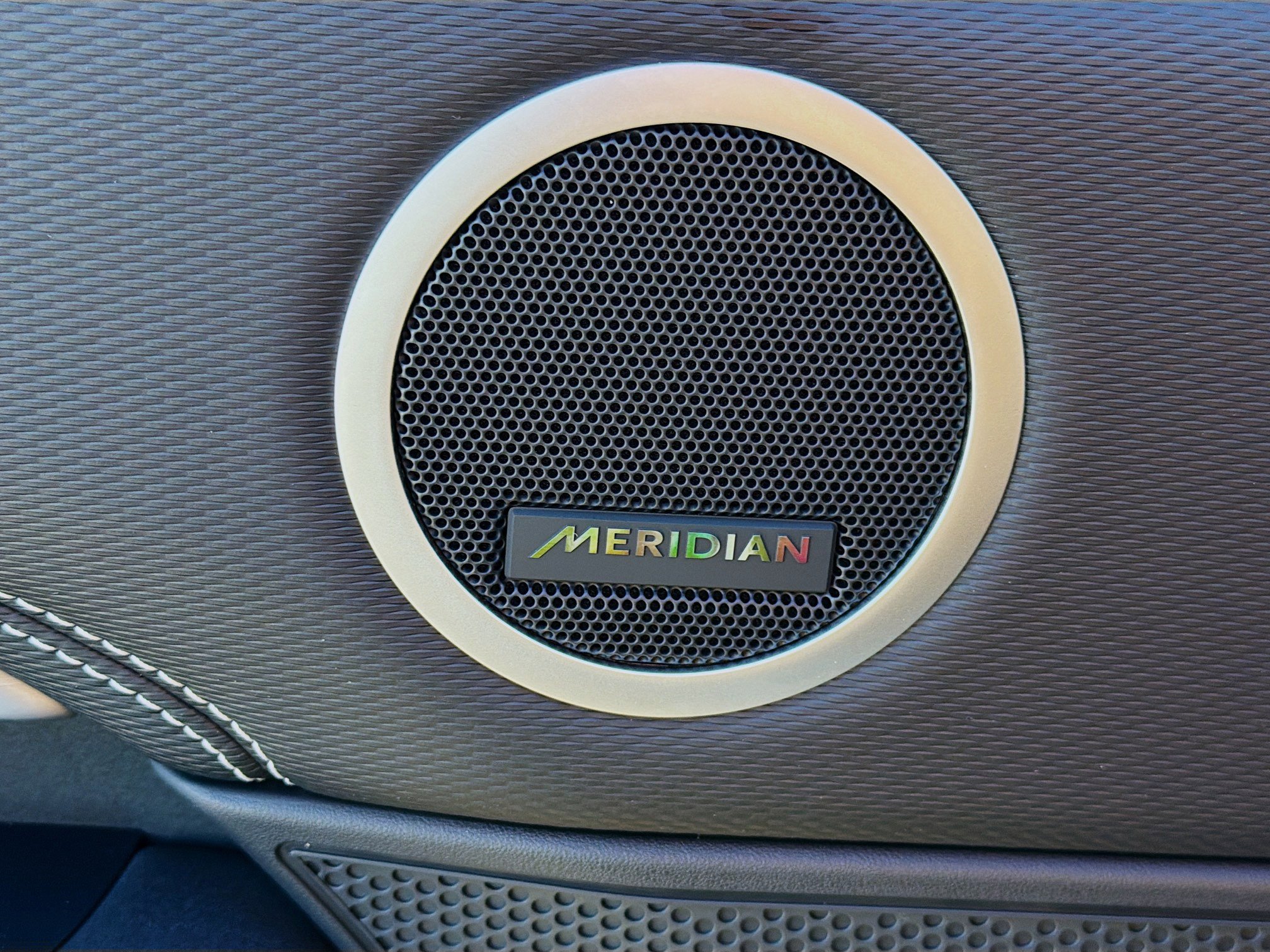 New 2026 Land Rover Discovery Dynamic SE image 24