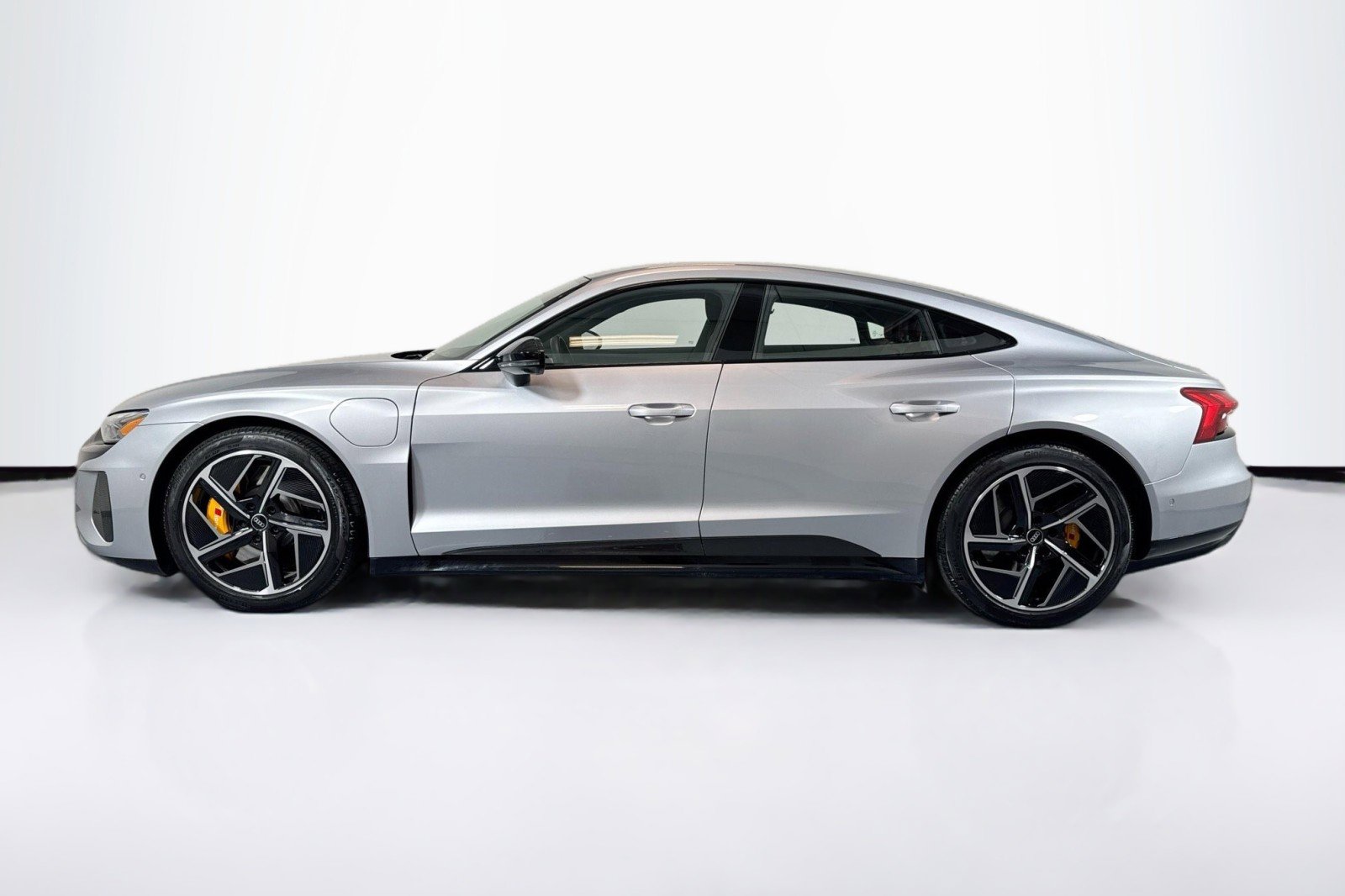 Used 2023 Audi RS e-tron GT w/ Carbon Performance Package image 8